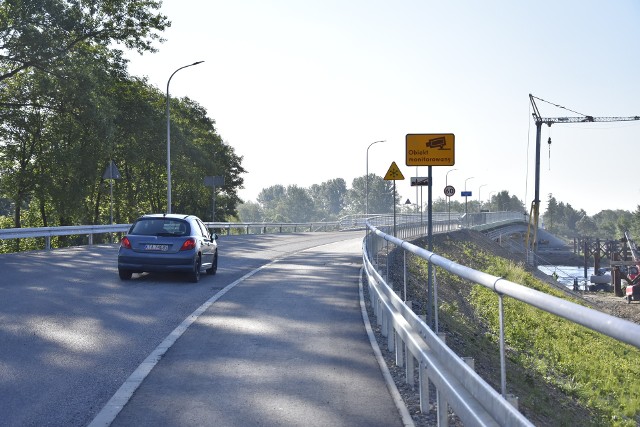 Most w Ostrowie jest już przejezdny. Ale ruch pojazdów tuż za nim może komplikować budowa łącznika