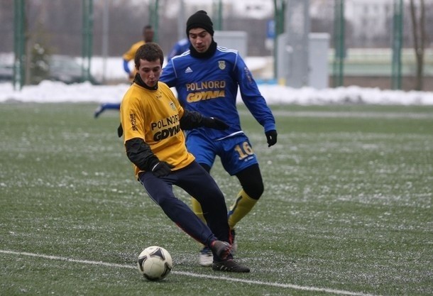 W test-meczu Arki Gdynia sztab szkoleniowy sprawdził 18 piłkarzy