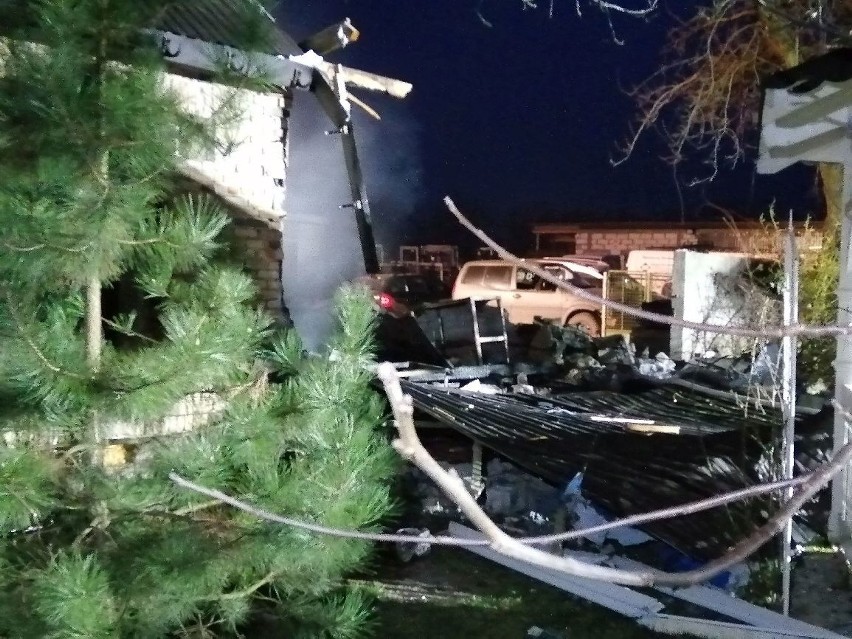 Wybuch w budynku w Miłkowie w gminie Bodzechów. Dwie osoby nie żyją [ZDJĘCIA, WIDEO]