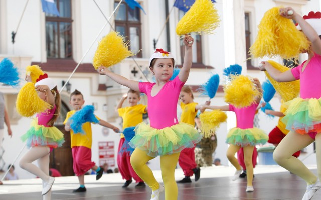 24.05.2016 rzeszow festiwal  carpathia dzieciom przedszkolaki miastu fot krzysztof kapica