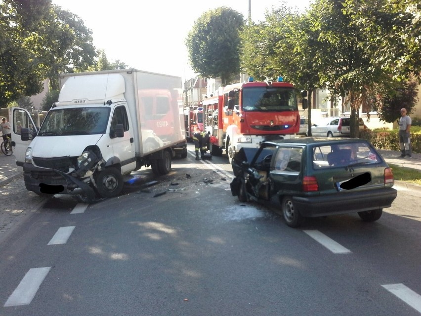 W Chojnicach na ulicy Dworcowej doszło dziś rano do wypadku,...