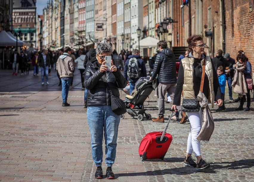 Wśród Polaków region pomorski niezmiennie plasuje się w...