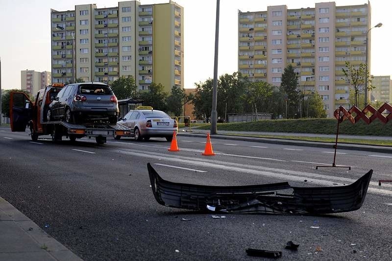 Śmiertelny wypadek na Kujawskiej. Zginął pracownik poczty [zdjęcia]