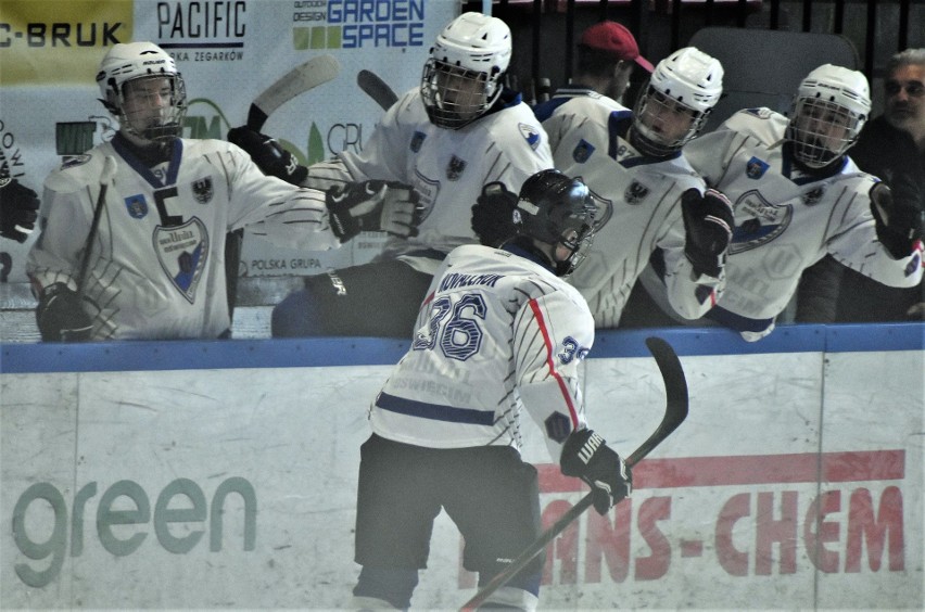 Kwalifikacja juniorów młodszych do OOM w hokeju na lodzie:...