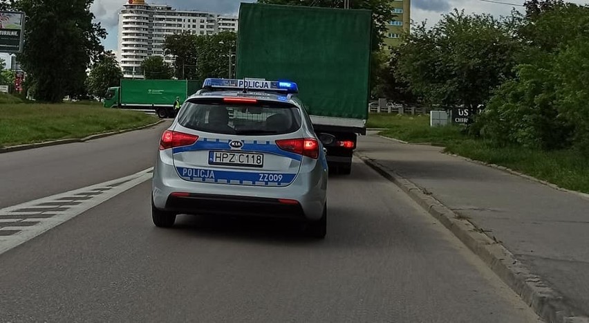 Konwój ze sprzętem medycznym przejechał przez Białystok. 47 ciężarówek wiezie blisko 300 ton środków ochrony na Białoruś [ZDJĘCIA]