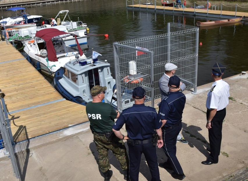 Ostrołęka. Port na Narwi wizytowany przez minstra Marka Gróbarczyka. Powstanie tu nowoczesna marina