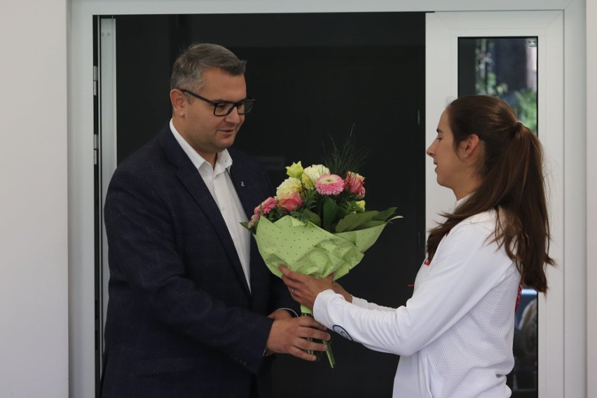 Myślenice. Olimpijka z wizytą u seniorów. Przywiozła nawet medal zdobyty w Tokio 