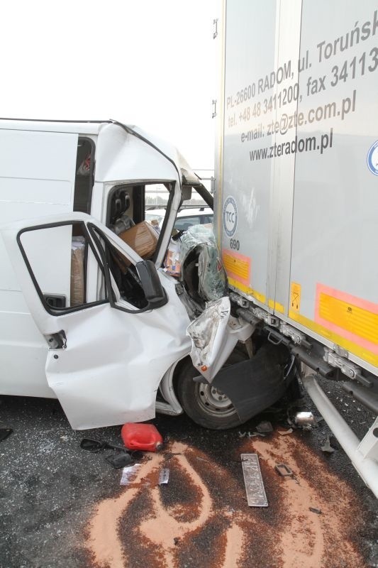 Wypadek na AOW. Zderzenie 3 samochodów, 12.08.2015