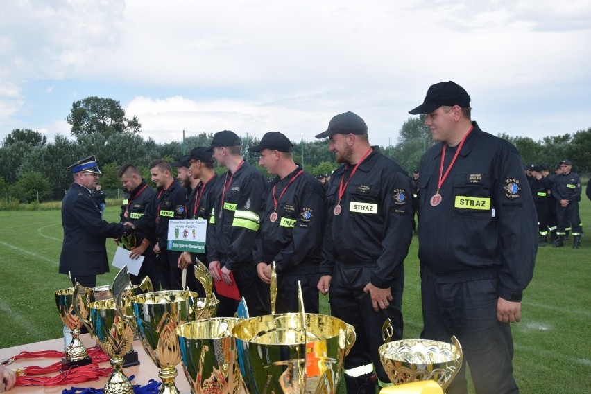 Bosutów i Poskwitów to najlepsze drużyny strażackie w powiecie krakowskim. Zawody sportowo-pożarnicze [ZDJĘCIA]