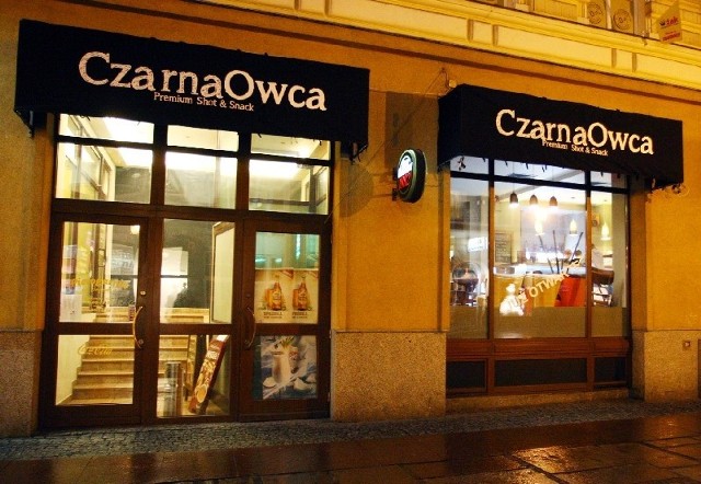 Czarna Owca powstała w miejscu kawiarni "Po Godzinach" na deptaku Bogusława.