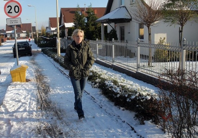 Spółdzielcy z osiedla Lisie Pole na Warszewie chcą, aby wreszcie miasto przejęło drogi osiedlowe.