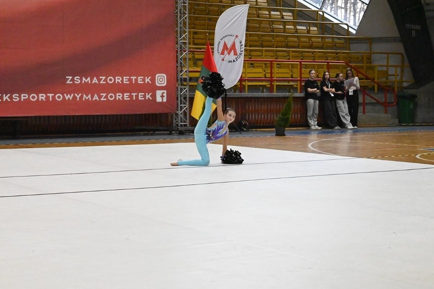 Mistrzostwa Mażoretek Okręgu Południowo-Wschodniego w Stalowej Woli. Zaprezentowało się 300 tancerek 