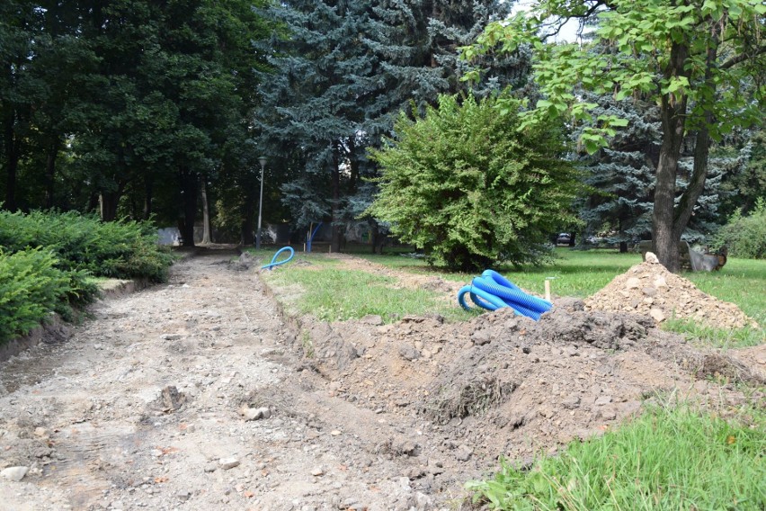 Remont parku przy ul. Dąbrowskiego w Rzeszowie. Galeria...