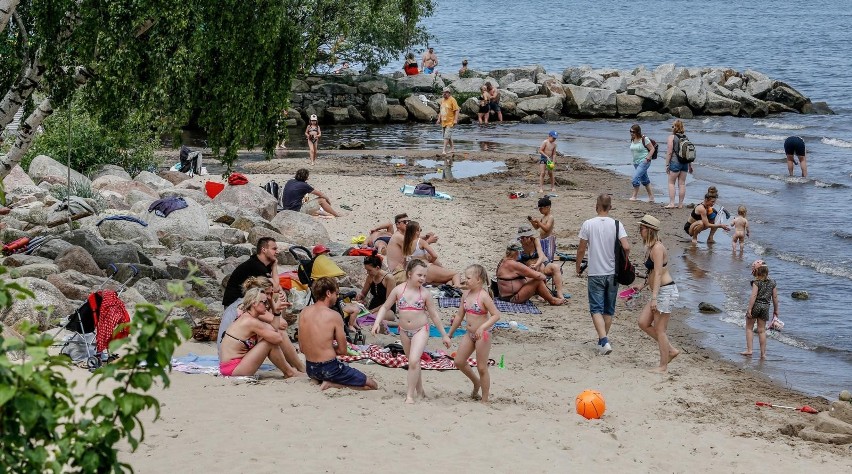 "Poszukujemy młodych, ambitnych chłopaków (uczniów,...