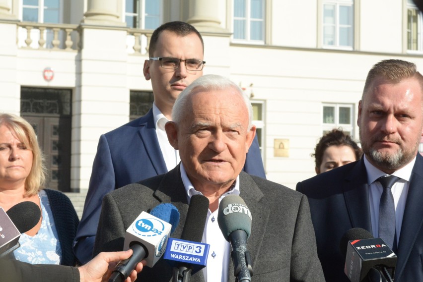 Leszek Miller, były premier w rządzie SLD oraz znana twarz polskiej lewicy apelował do głosowania na Radosława Witkowskiego i jego komitet