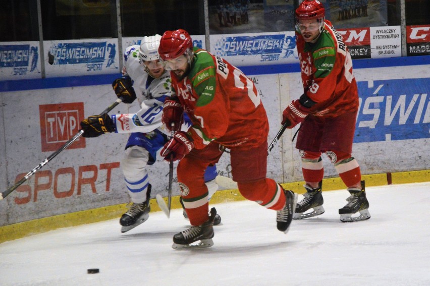 Hokej. Unia Oświęcim pokonując Zagłębie Sosnowiec przeszła próbę charakteru, meldując się w ćwierćfinale