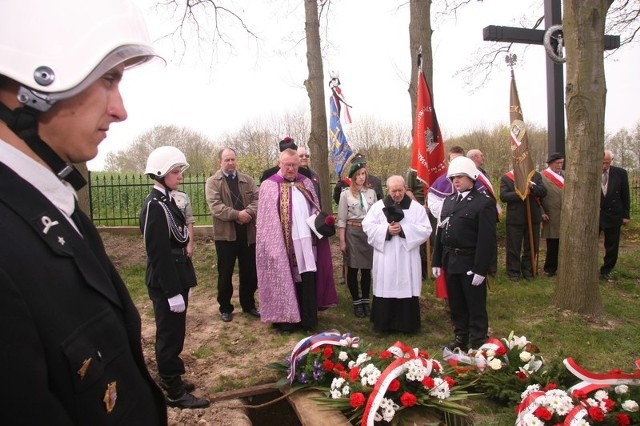 Wczoraj w południe w Tryszyznie odbył się pogrzeb ofiar mordu z czasów II wojny światowej