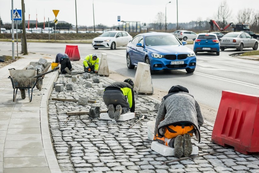 Wiosną planowane jest zakończenie przy budowie drogi przy...