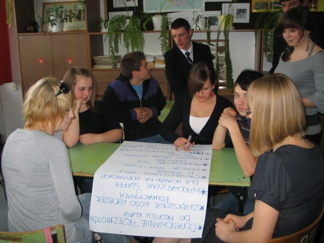 Podczas debaty uczniowie mówili jakich oczekują zmian w polskiej szkole. Ich sugestie zostaną przekazane do kuratorium oświaty i ministerstwa edukacji.