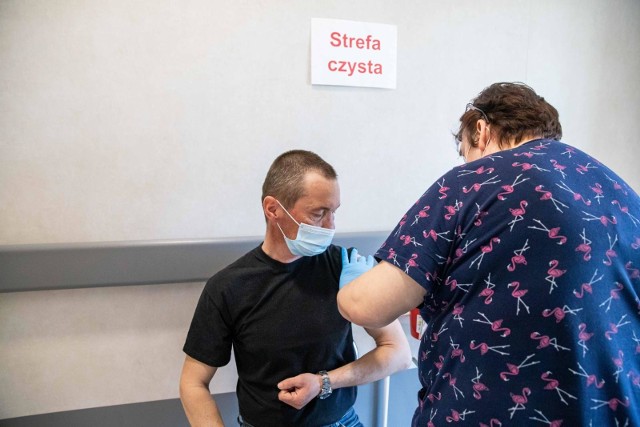 Pierwsze szczepienia w Punkcie Szczepień Powszechnych w Bielsku Podlaskim.