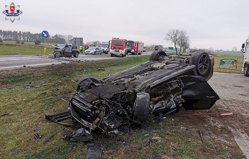 Wypadek w Dorohuczy. Czołowe zderzenie dwóch aut na trasie Piaski – Chełm