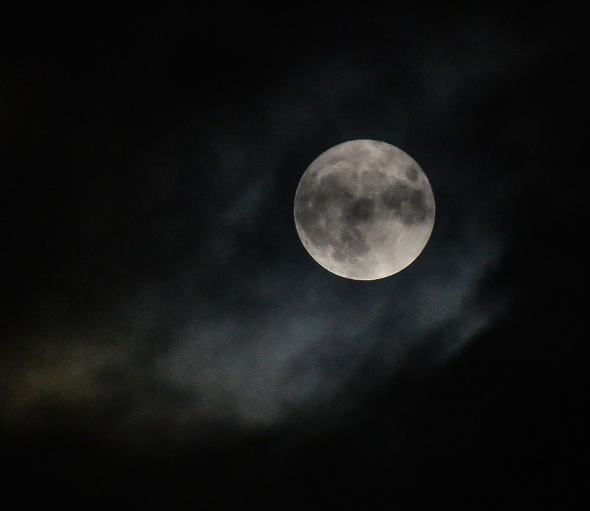 Pełnia Księżyca Blue Moon 2018. Niebo w marcu 2018 roku jest...