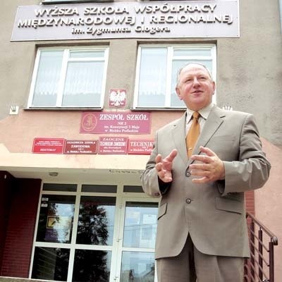 - Chcemy przenieść uczelnię do centrum Bielska - przyznaje rektor WSWMiR.