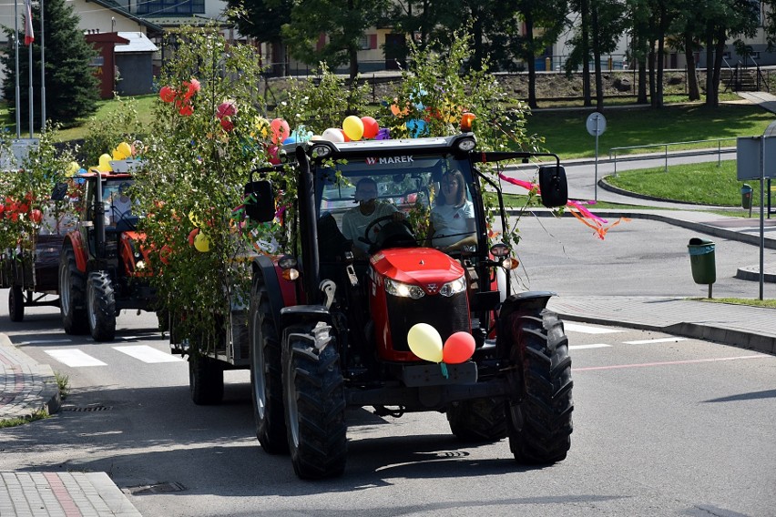 Mieszkańcy gminy Moszczenica dziękowali za dobre tegoroczne plony [ZDJĘCIA]