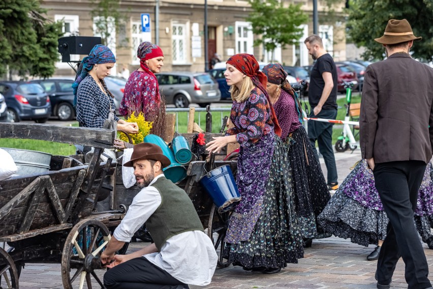 Kraków. Podgórska Parada Teatralna: łemkowskie tańce i muzyka romska