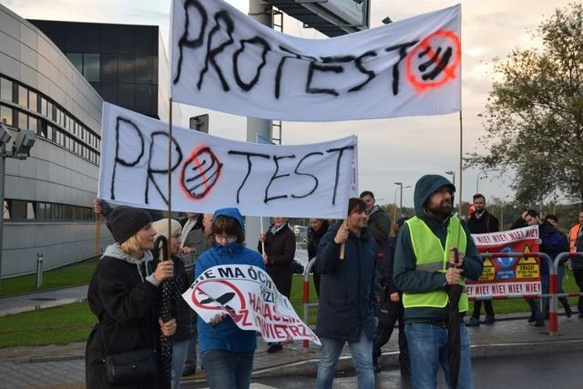 Lotnisko chce mieć nowy pas, mieszkańcy protestują [WIDEO]