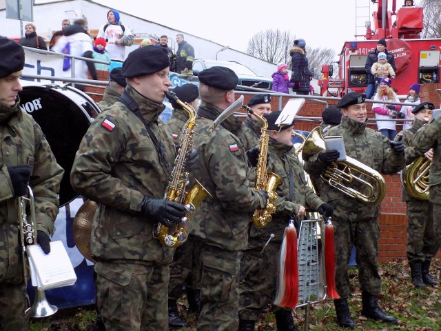 Żołnierze z 11 Lubuskiej Dywizji Kawalerii Pancernej co roku uczestniczą w finałach WOŚP w Żaganiu. Tak było w ub. roku.