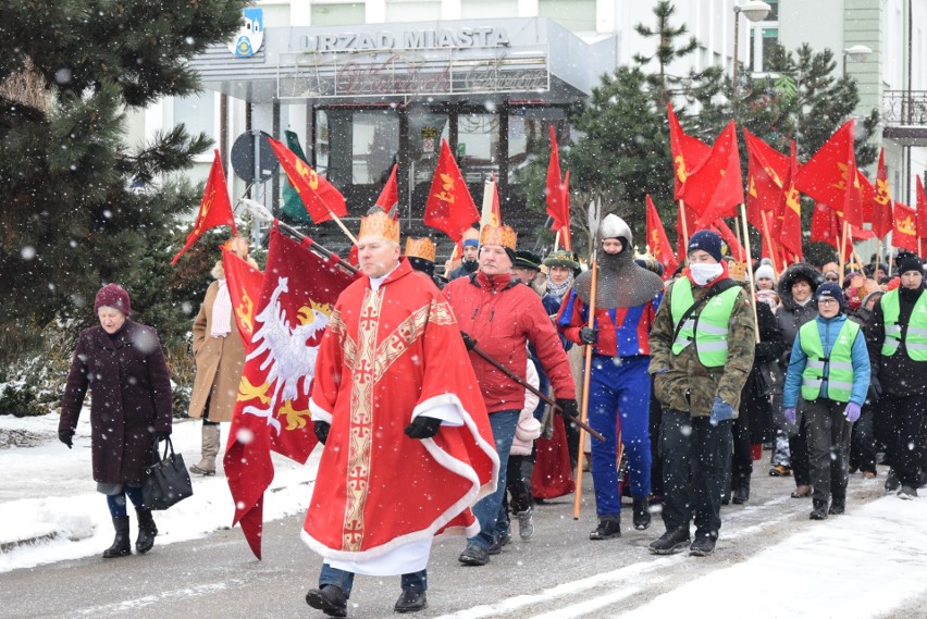 Orszak Trzech Króli w Ostrowcu Świętokrzyskim. Ulicami miasta przeszedł barwny tłum [WIDEO, ZDJĘCIA] 