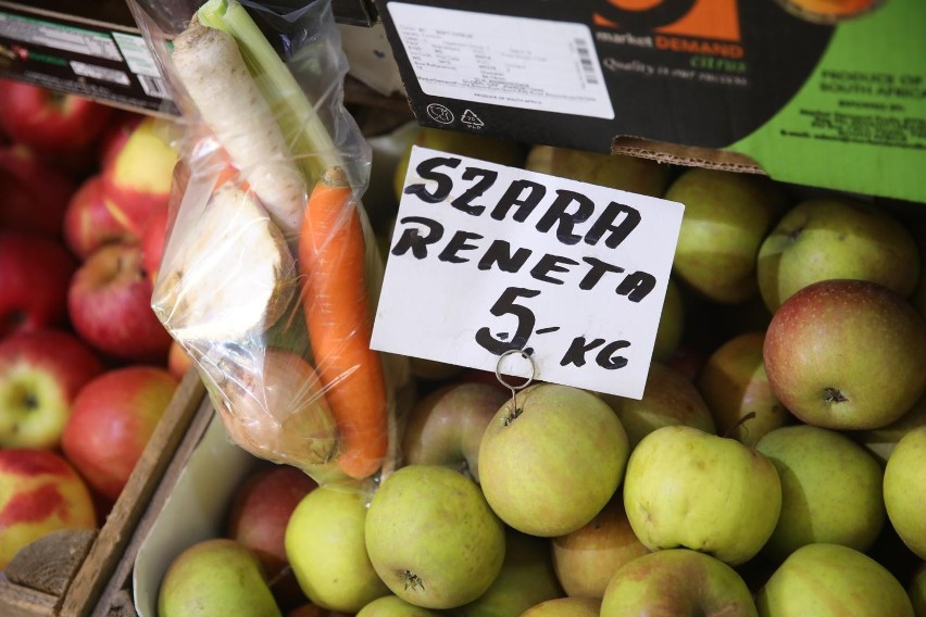Ceny na Rynku Hurtowym Bronisze 17.12.2021 - jabłka...