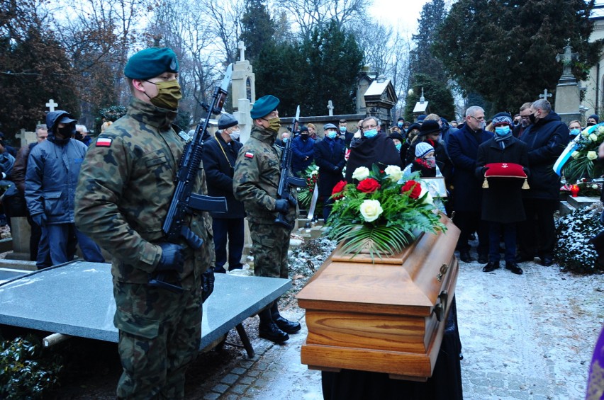 Pogrzeb Stanisława Szuro, żołnierza wyklętego, na cmentarzu...