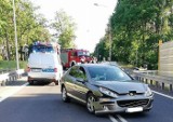 Wypadek na dawnej „trójce”. Peugeot uderzył w volkswagena [ZDJĘCIA]
