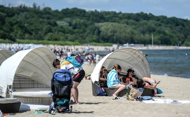 Ekspert powołując się na dane portalu, przyznaje, że struktura sprzedaży wakacji jest zbliżona do tej z poprzednich, „zdrowych” lat.