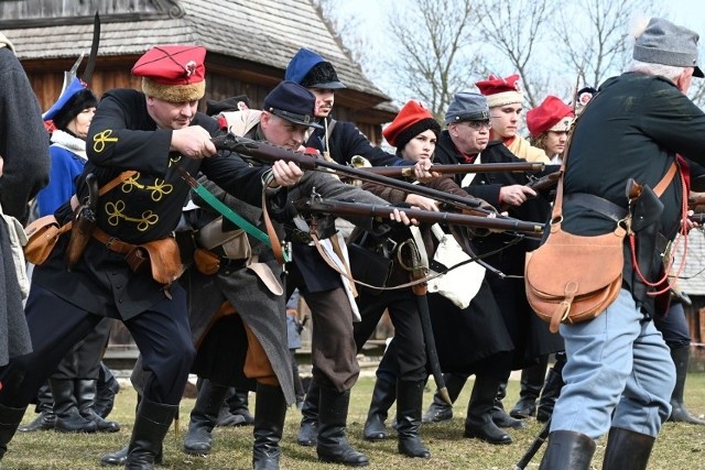 Z okazji 160. rocznicy zwycięskiej bitwy pod Borią odbędzie się widowisko historyczne „Prowadź Wodzu na Moskali!”. Inscenizacja odbędzie się w sobotę, 6 maja o godzinie 15.30 w Podgórzu, w gminie Ćmielów – rejon kościoła pod wezwaniem świętej Rozalii.