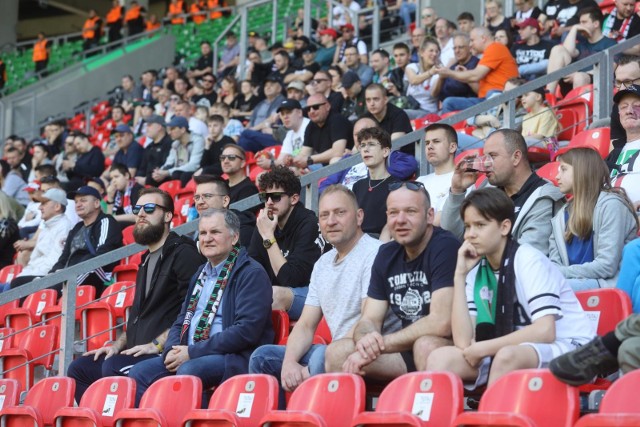 23.04.2023. Kibice GKS-u Tychy na meczu z GKS-em Katowice w Fortuna 1. Lidze.