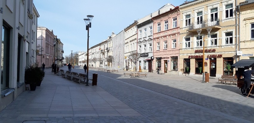 Lublin opustoszał. Mieszkańcy wzięli sobie do serca apele by zostać w domu. Zobacz zdjęcia