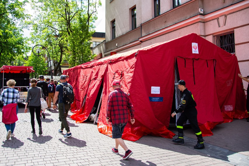 W piątek na Krupówkach rozstawiony został już namiot, gdzie...