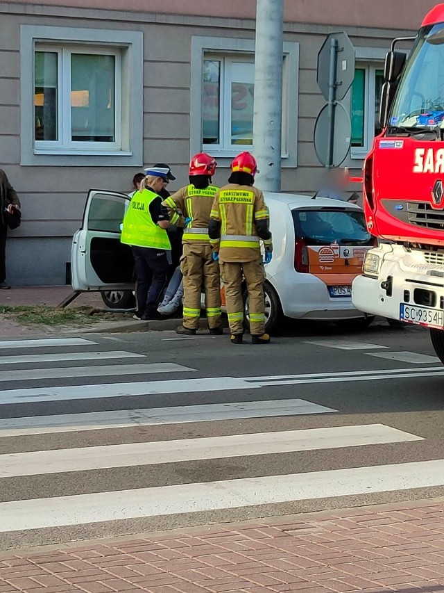 Ok. godz. 18 doszło do zderzenia dwóch pojazdów na skrzyżowaniu ul. Śląskiej z ul. Focha.
