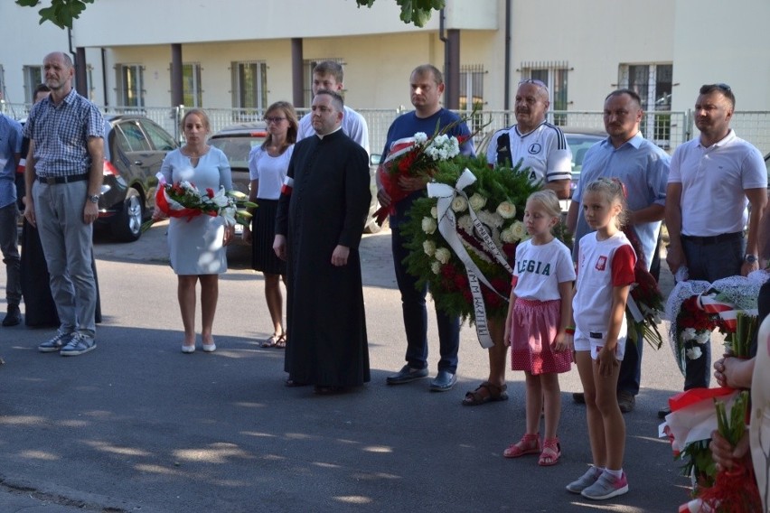 W Lipnie o godzinie siedemnastej zawyły syreny, a mieszkańcy oddali hołd poległym powstańcom