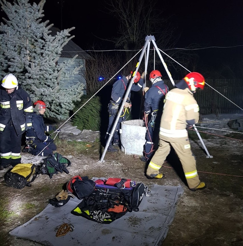 Powiat lubelski: Rzeczy osobiste 60-latka leżały obok studni. Potwierdził się najgorszy scenariusz