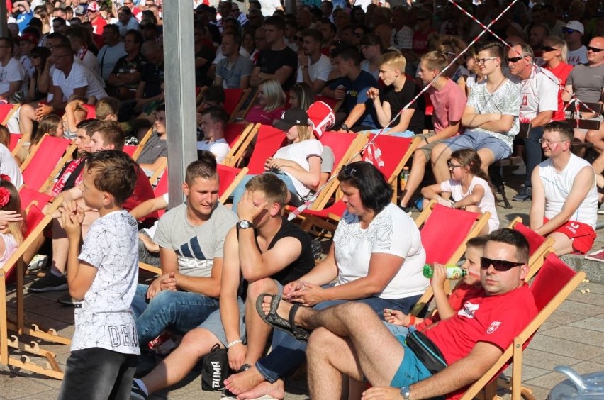 Loża kibica w Ustroniu na meczu Polska-Senegal. Rodzinne kibicowanie i wielki zawód ZDJĘCIA