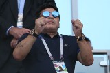 Diego Maradona opuścił szpital po operacji. "Krwiak w mózgu mógł go kosztować życie" [WIDEO]