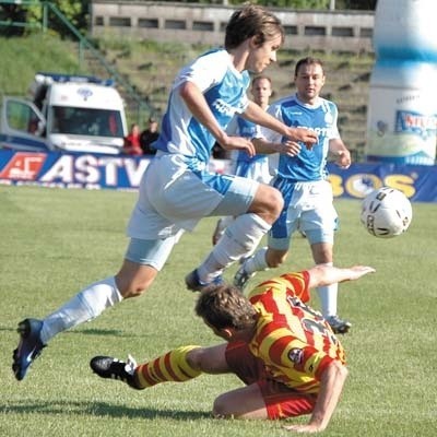 Ruch Chorzów (niebiesko-białe stroje)  zagra jednak w ekstraklasie