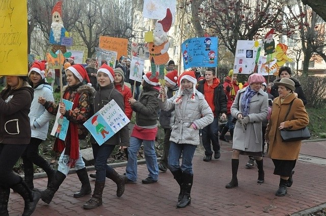 Ekologiczny marsz uczniów SP 2 w Końskich