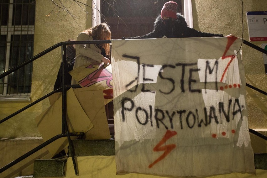 Strajk Kobiet. Drugi wieczór protestów w Słupsku [ZDJĘCIA]