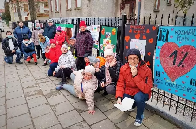 We wtorek uczestnicy WTZ nr 2 w Koszalinie zaprezentowali efekty swojej pracy. Mają nadzieję, że efektem wystawy będzie wsparcie od mieszkańców. 