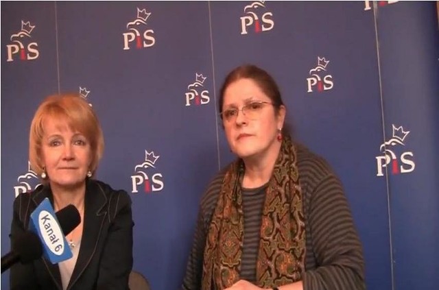 Prof. Krystyna Pawłowicz i Jolanta Szczypińska.